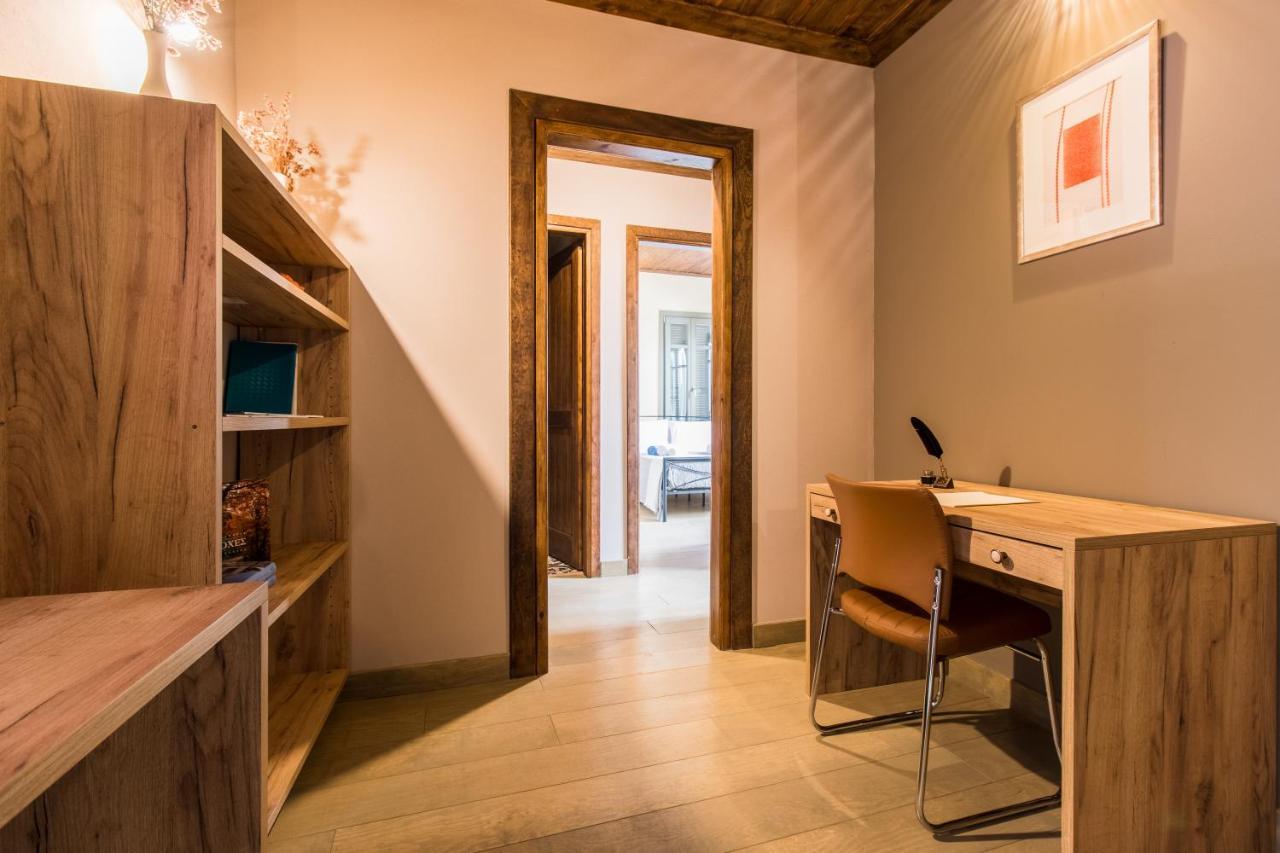 דירות נאפפליו Iole Boutique House מראה חיצוני תמונה